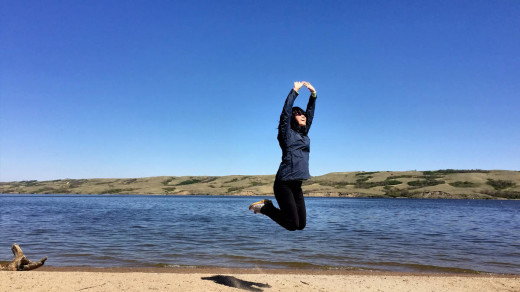 2015-05-20_0953 EDIT 1200px | Wushu legs enable her to jump high.